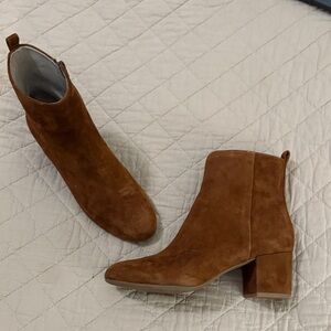 Gianni Bini Jaydennn Ankle Boots. Warm Luggage Suede. Sz 9. Barely Worn!